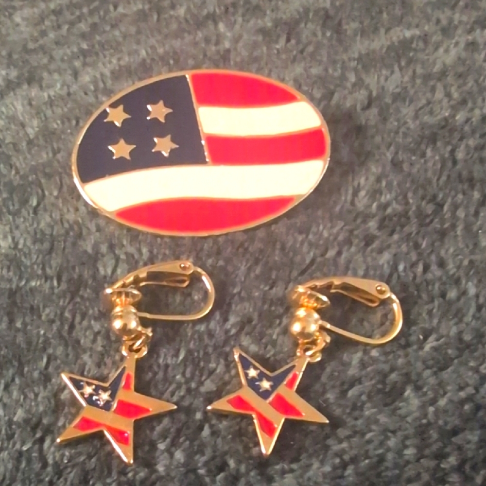 Patriotic Flag Brooch and Star Earrings Set Avon